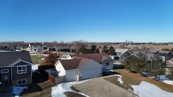 45 Rolling Hills DR, Elgin, MN 55932