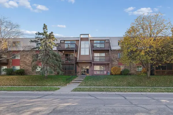 14620 Garrett AVE #104, Apple Valley, MN 55124