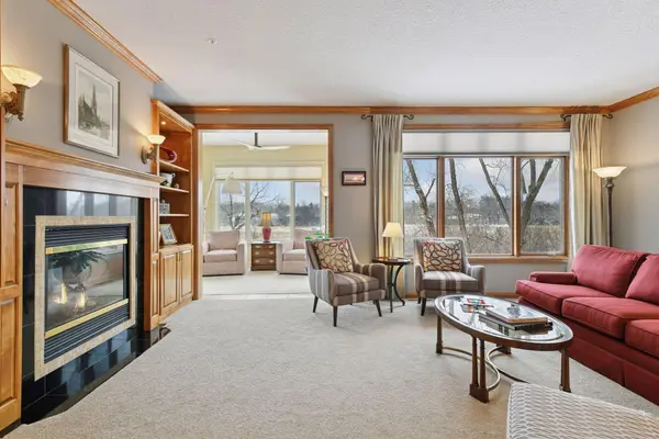 101 Willoughby WAY E, Minnetonka, MN 55305