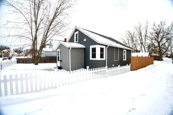 114 E 17th ST, Hibbing, MN 55746