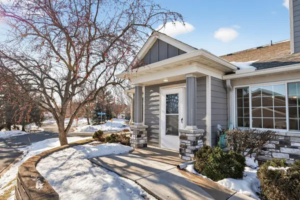 9959 Tamarack CV, Woodbury, MN 55125