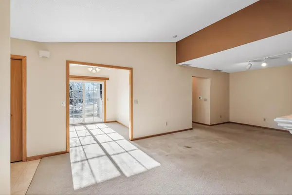 9959 Tamarack CV, Woodbury, MN 55125