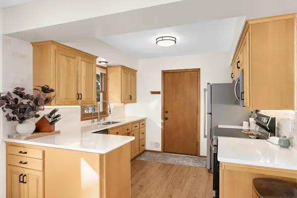 1252 Highview DR, New Brighton, MN 55112