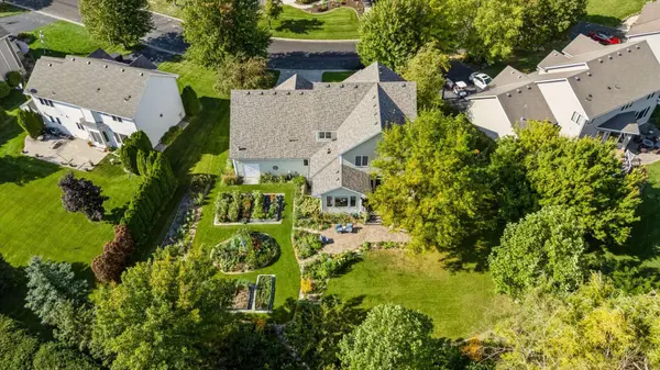 1646 Isabella Pkwy, Chaska, MN 55318