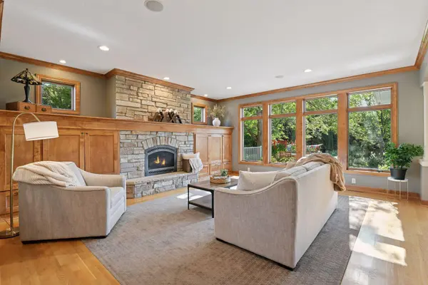 1646 Isabella Pkwy, Chaska, MN 55318