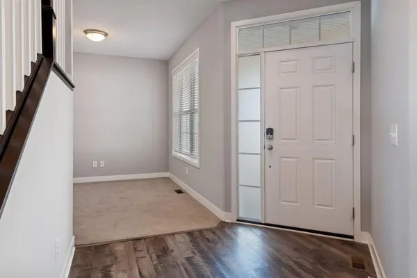 1353 Chestnut CIR, Carver, MN 55315