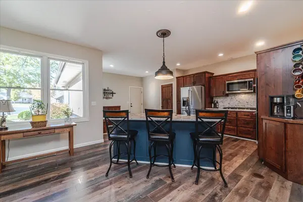 303 Fiddler CT SE, New Prague, MN 56071