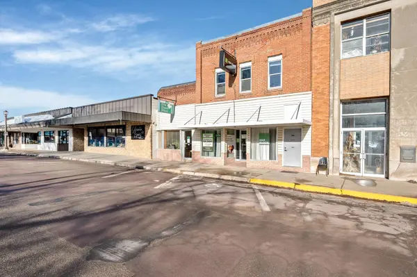 308 10th ST, Windom, MN 56101