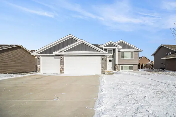 1211 Olivia ST SE, New Prague, MN 56071