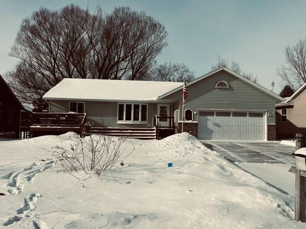 370 7th ST SW, Plainview, MN 55964