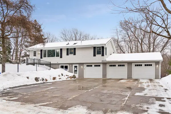 6290 Yucca LN N,  Maple Grove,  MN 55311