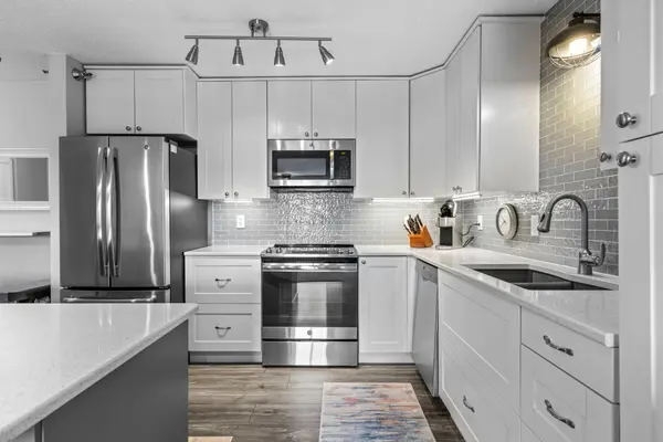 1321 Lake DR W #216, Chanhassen, MN 55317