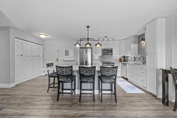 1321 Lake DR W #216, Chanhassen, MN 55317