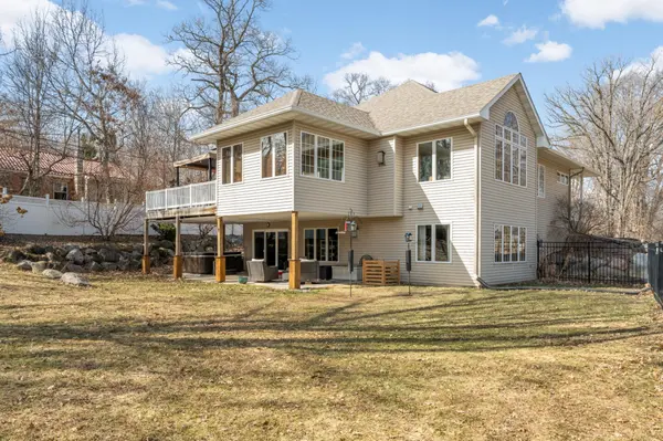 12201 Glendale LN, Minnetonka, MN 55305