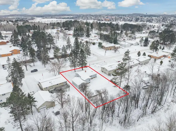 414 9th ST NE, Chisholm, MN 55719