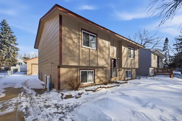 941 104th AVE NW, Coon Rapids, MN 55433