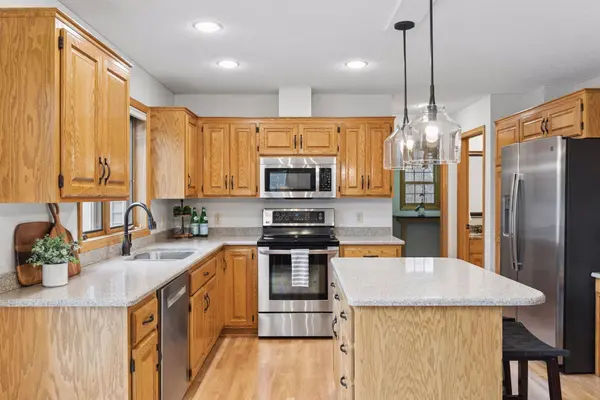 1333 Bucher AVE, Shoreview, MN 55126