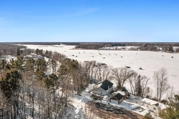 3749 Fanny Lake RD NE, Cambridge, MN 55008