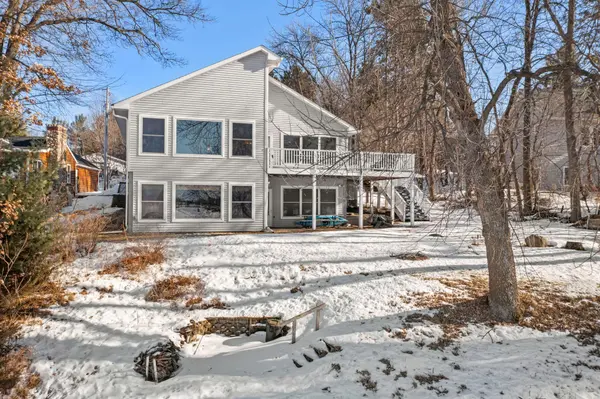3749 Fanny Lake RD NE, Cambridge, MN 55008