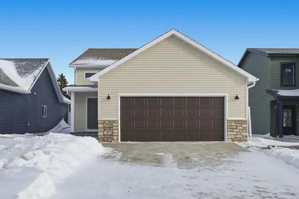 3718 27th ST S, Moorhead, MN 56560
