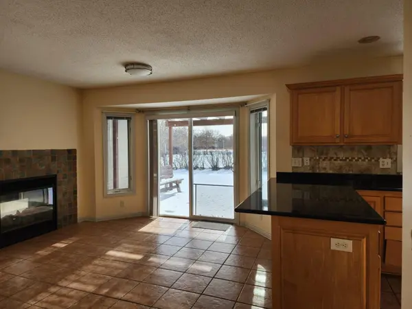 2714 Colleen ST NE, Rochester, MN 55906