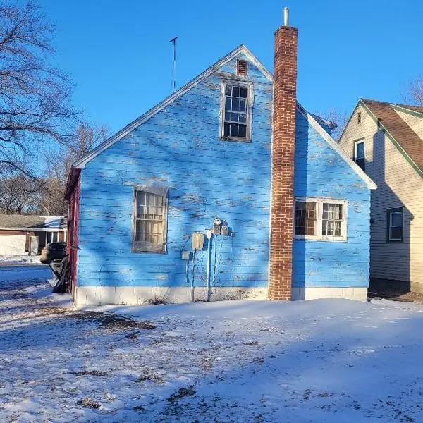 17 10th ST, Windom, MN 56101