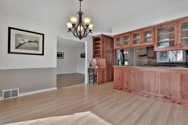 8276 Kingslee RD, Bloomington, MN 55438