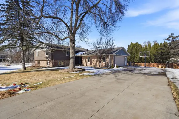 18224 23rd AVE N, Plymouth, MN 55447