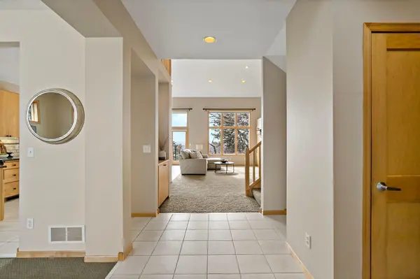 10509 Spyglass DR, Eden Prairie, MN 55347