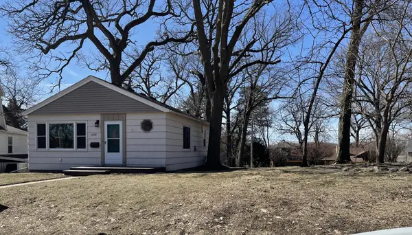 1409 Circle DR, Albert Lea, MN 56007