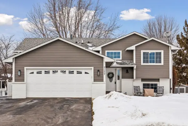 7177 158th ST W,  Apple Valley,  MN 55124