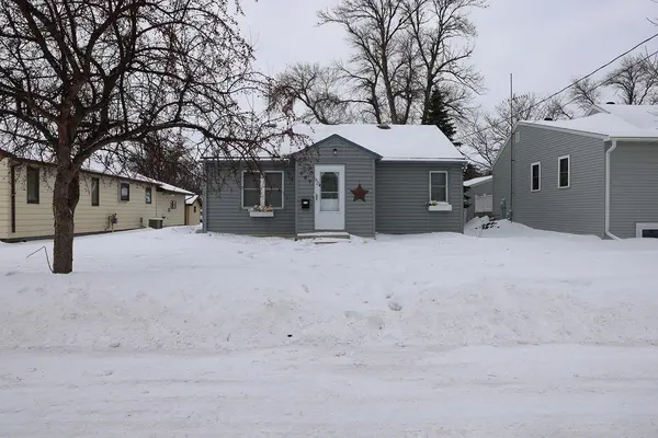 307 10 1/2 ST N,  Wahpeton,  ND 58075