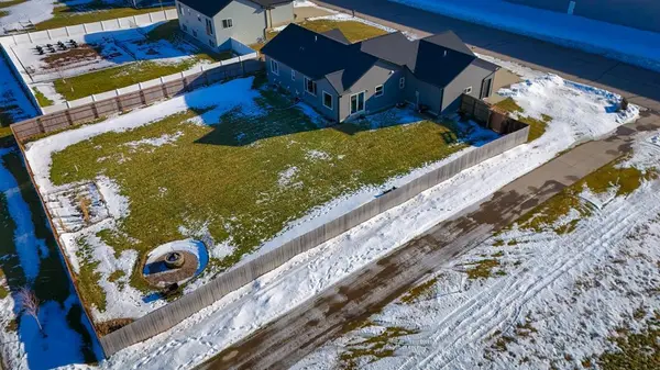 337 6th ST SE, Dover, MN 55929