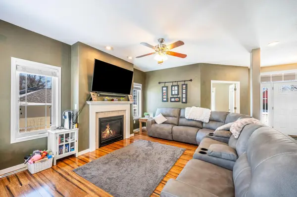219 E 9th ST, Blue Earth, MN 56013