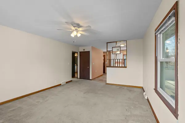 1186 Hewitt AVE, Saint Paul, MN 55104