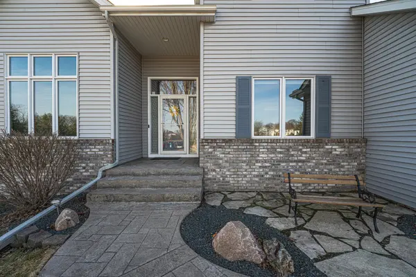 8927 W 136th ST, Savage, MN 55378