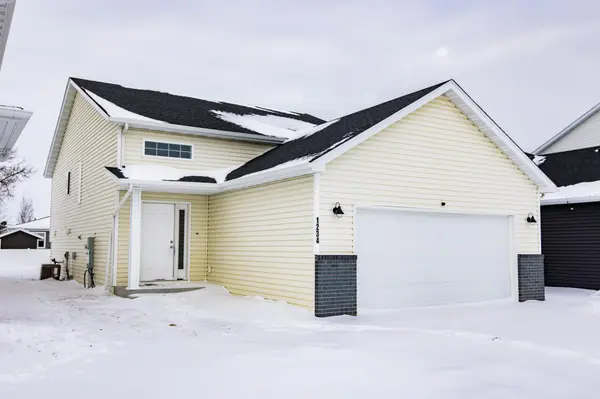1234 27 AVE W, West Fargo, ND 58078