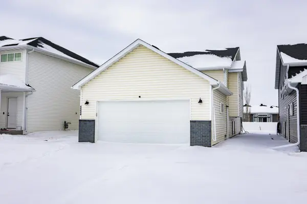 1234 27 AVE W, West Fargo, ND 58078