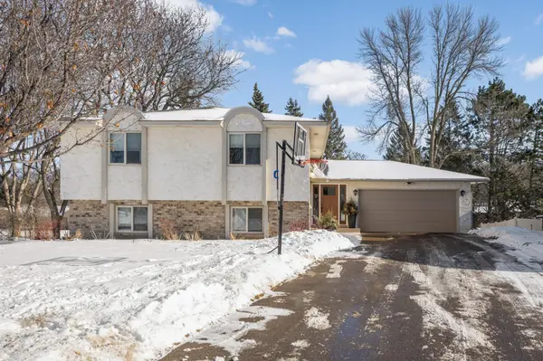 8135 Rhode Island CIR, Bloomington, MN 55438