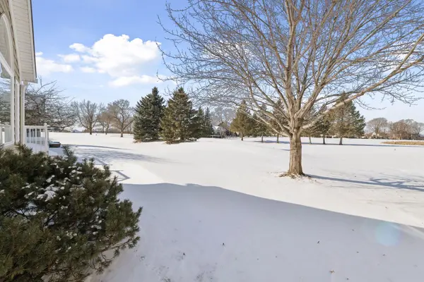 8973 Deer Run DR, Victoria, MN 55386