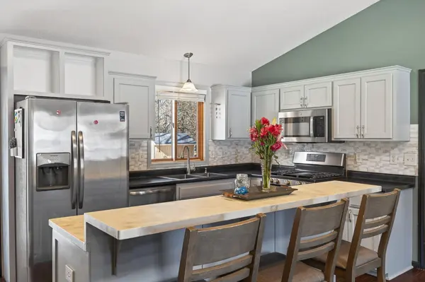 2505 Holly ST S, Cambridge, MN 55008