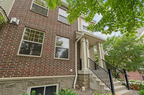 8324 Labont WAY, Eden Prairie, MN 55344