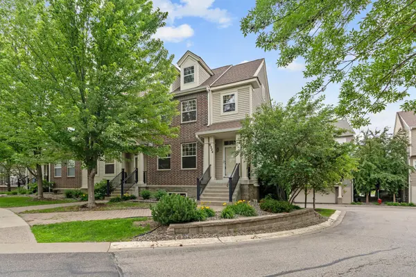 8324 Labont WAY, Eden Prairie, MN 55344