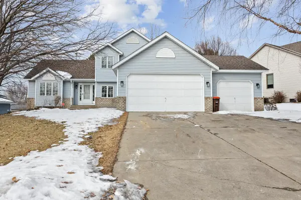 2571 Nemitz AVE E, Maplewood, MN 55119