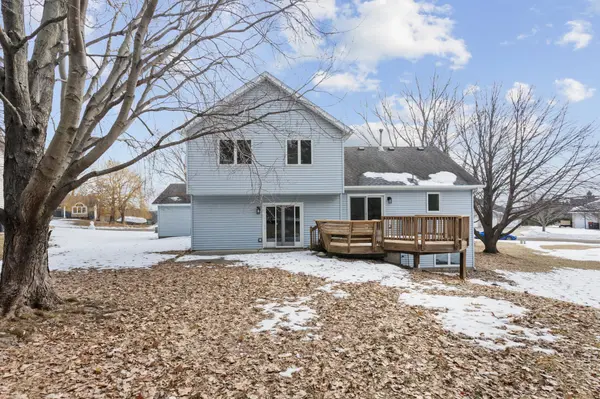 2571 Nemitz AVE E, Maplewood, MN 55119