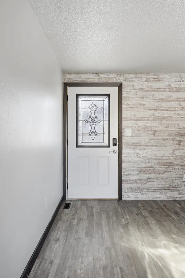 1802 10th AVE N, Moorhead, MN 56560
