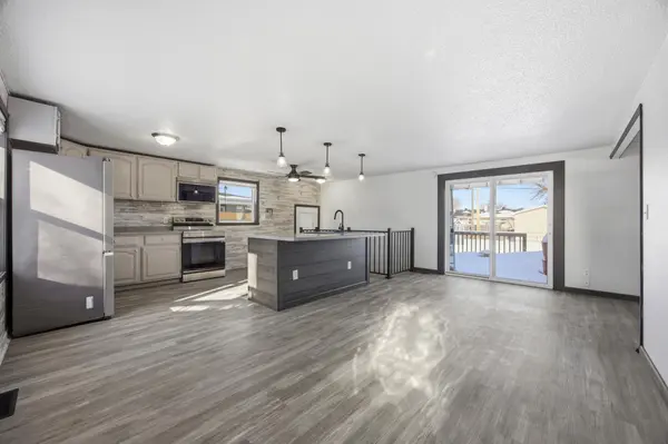 1802 10th AVE N, Moorhead, MN 56560