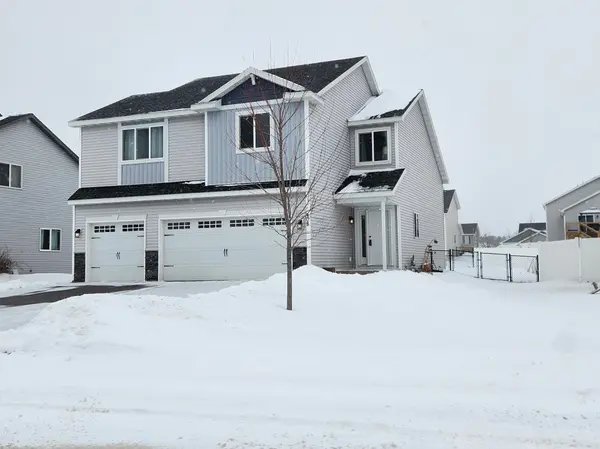 408 Bluebird DR NW, Isanti, MN 55040