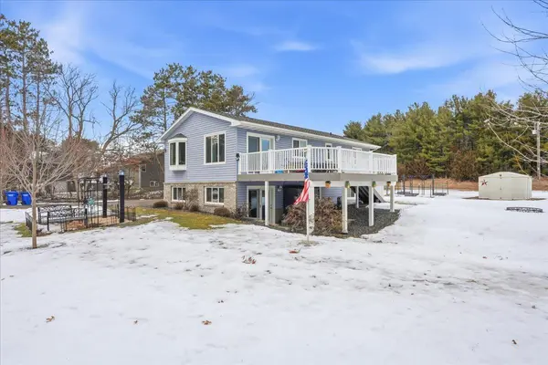 505 Chateau CT, Somerset, WI 54025