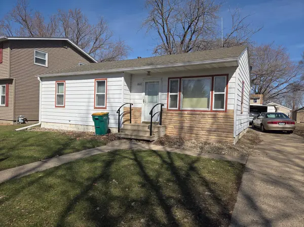 1917 Bimelich LN,  Albert Lea,  MN 56007